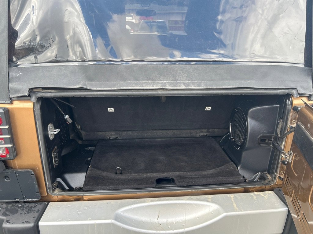 Used 2011 Jeep Wrangler Sahara w/ Dual Top Group AWD/4WD image 11