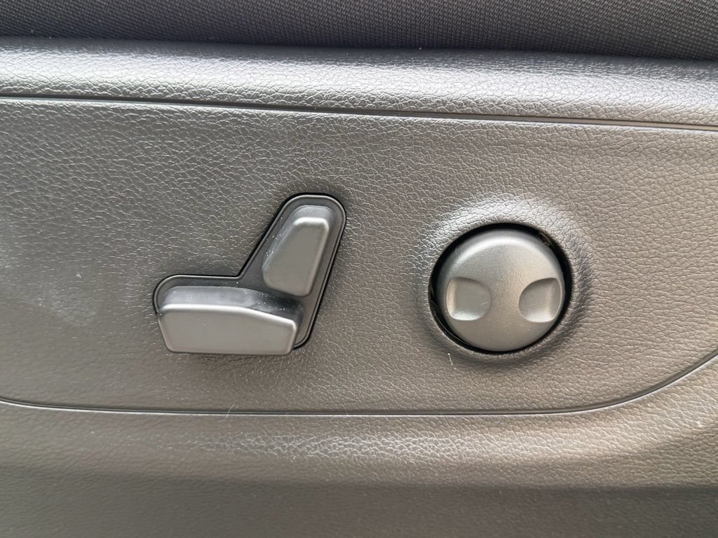 New 2026 RAM 1500 Big Horn AWD/4WD image 17
