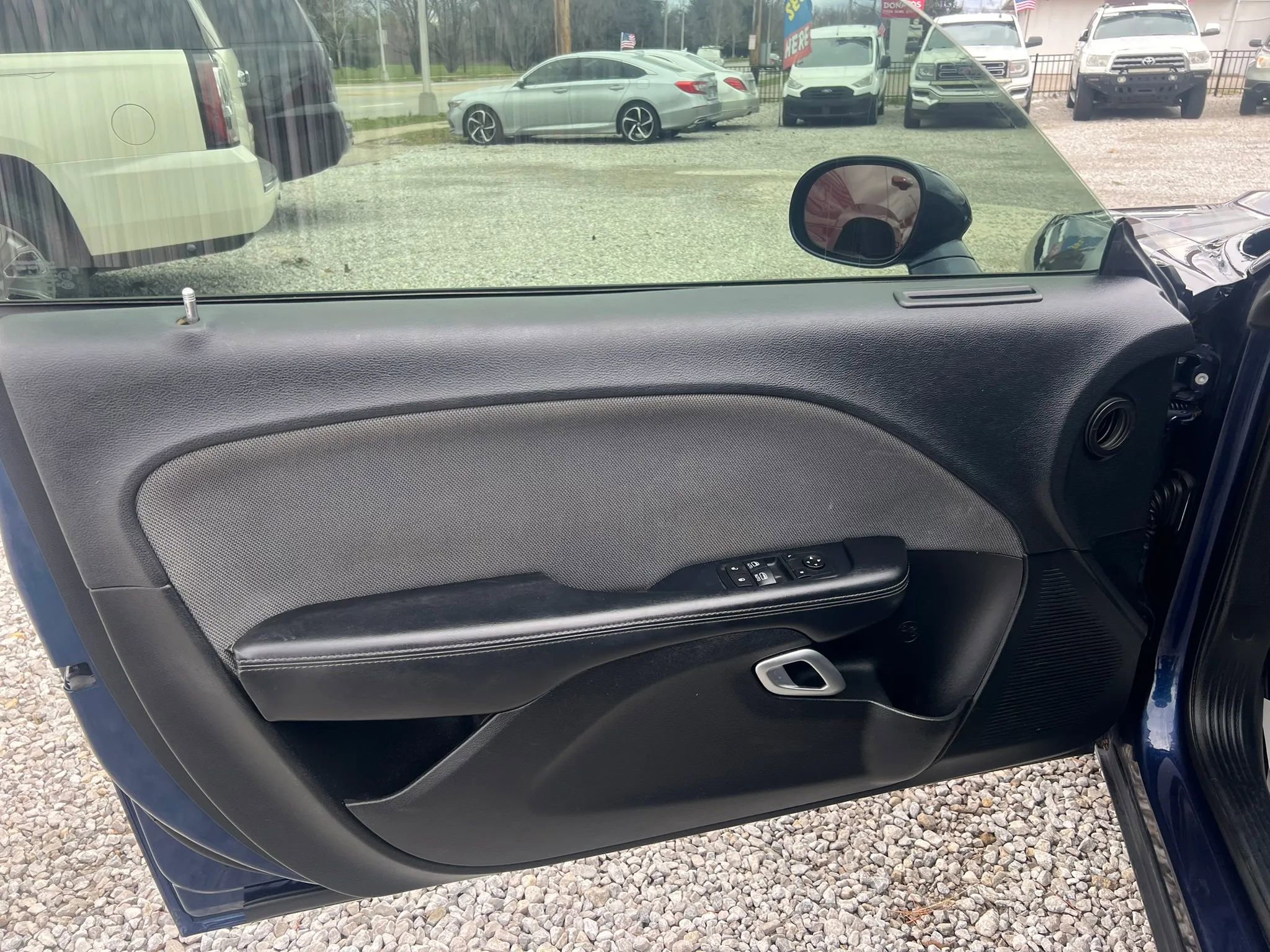 Used 2016 Dodge Challenger R/T w/ Driver Convenience Group image 13