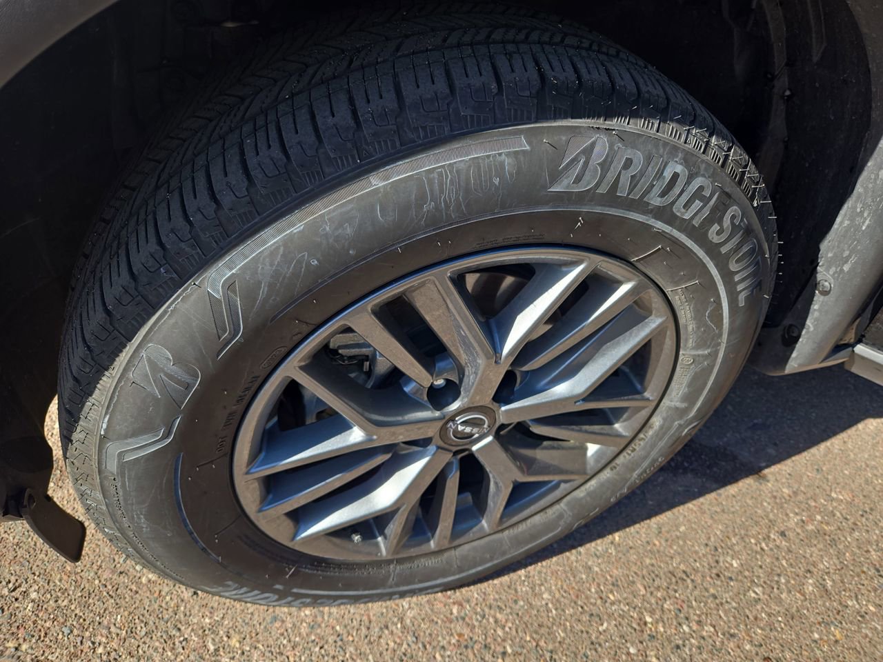 Used 2024 Nissan Rogue S image 20