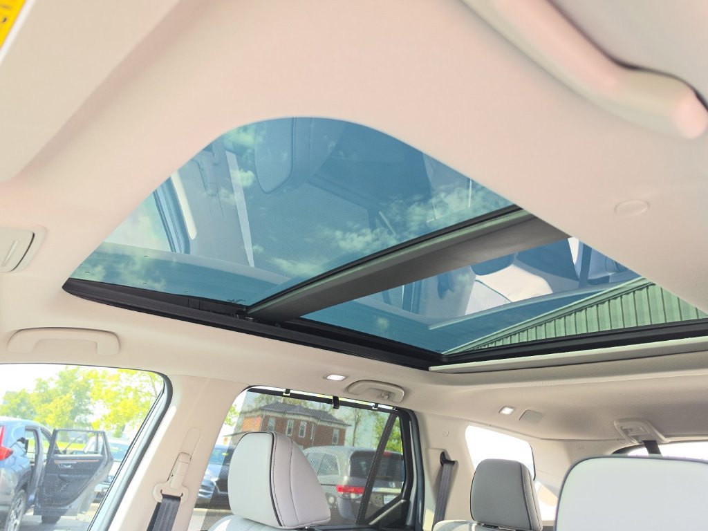 Used 2025 Honda Pilot Elite image 22