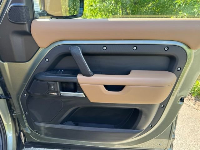 Certified 2025 Land Rover Defender 110 X AWD/4WD image 18