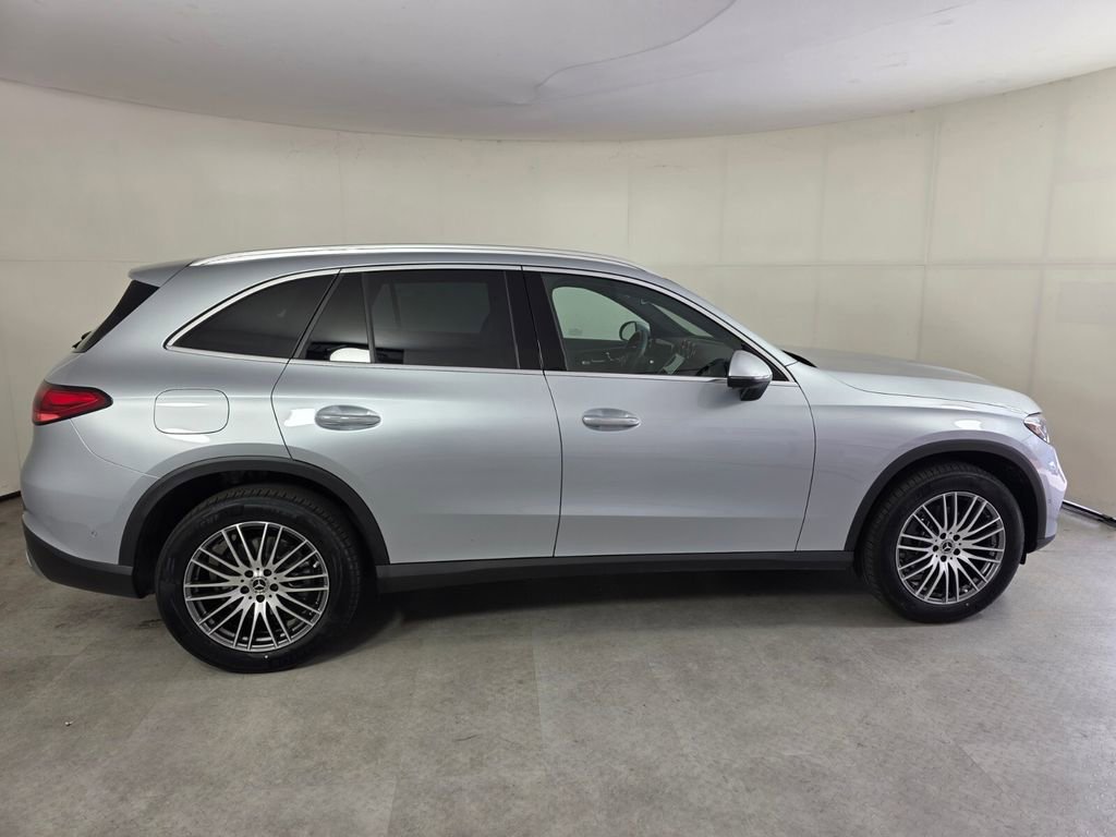 Certified 2025 Mercedes-Benz GLC 300 image 3