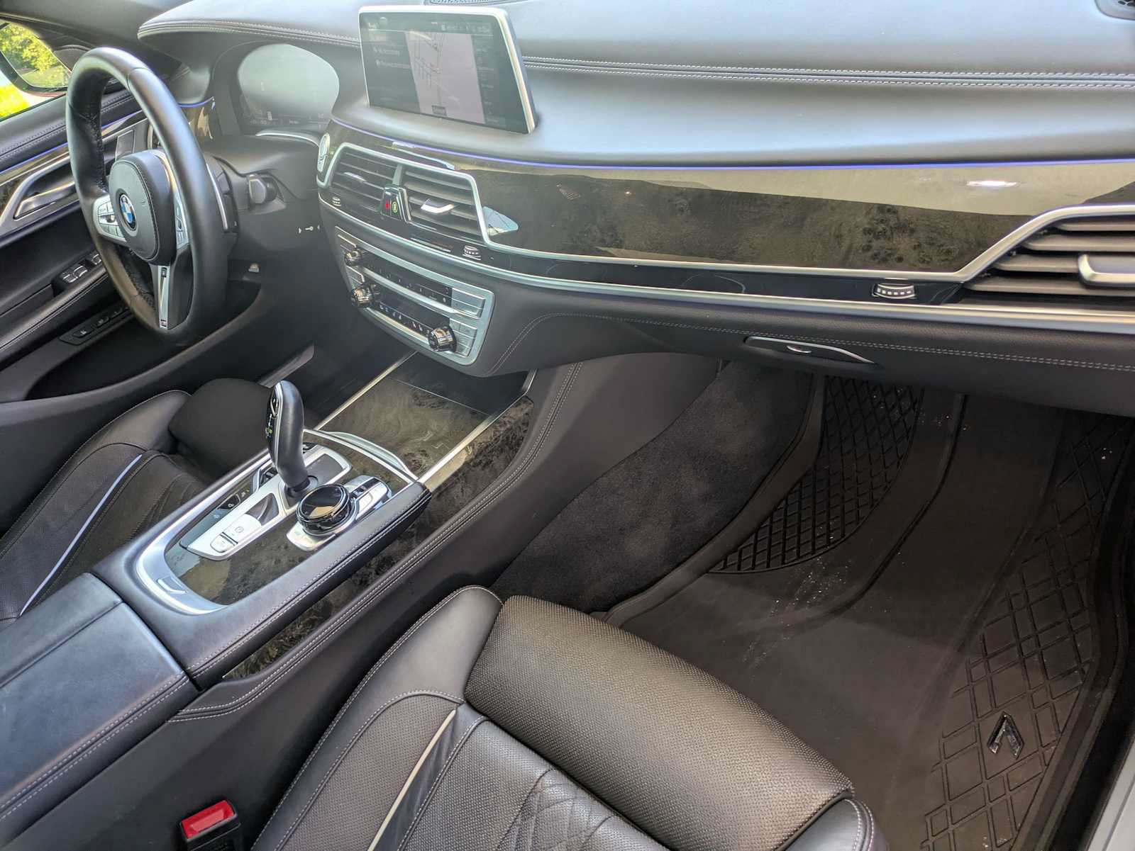 Used 2022 BMW 740i xDrive w/ M Sport Package AWD/4WD image 29