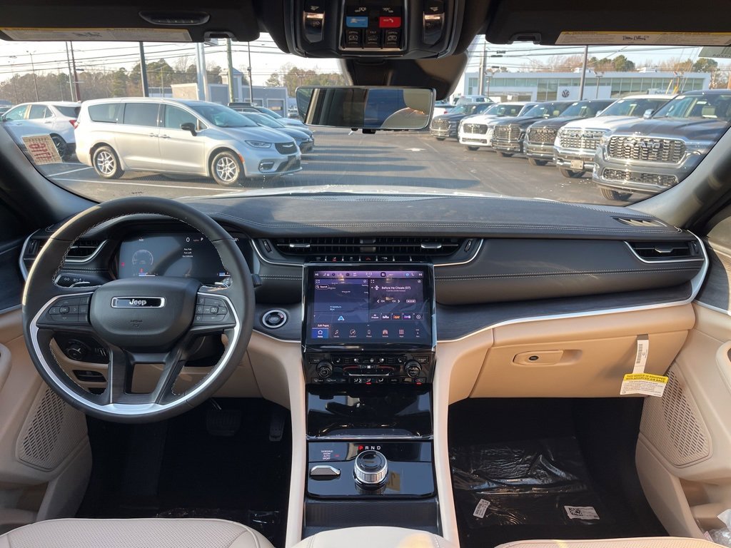 New 2025 Jeep Grand Cherokee L Limited w/ Luxury Tech Group II image 6