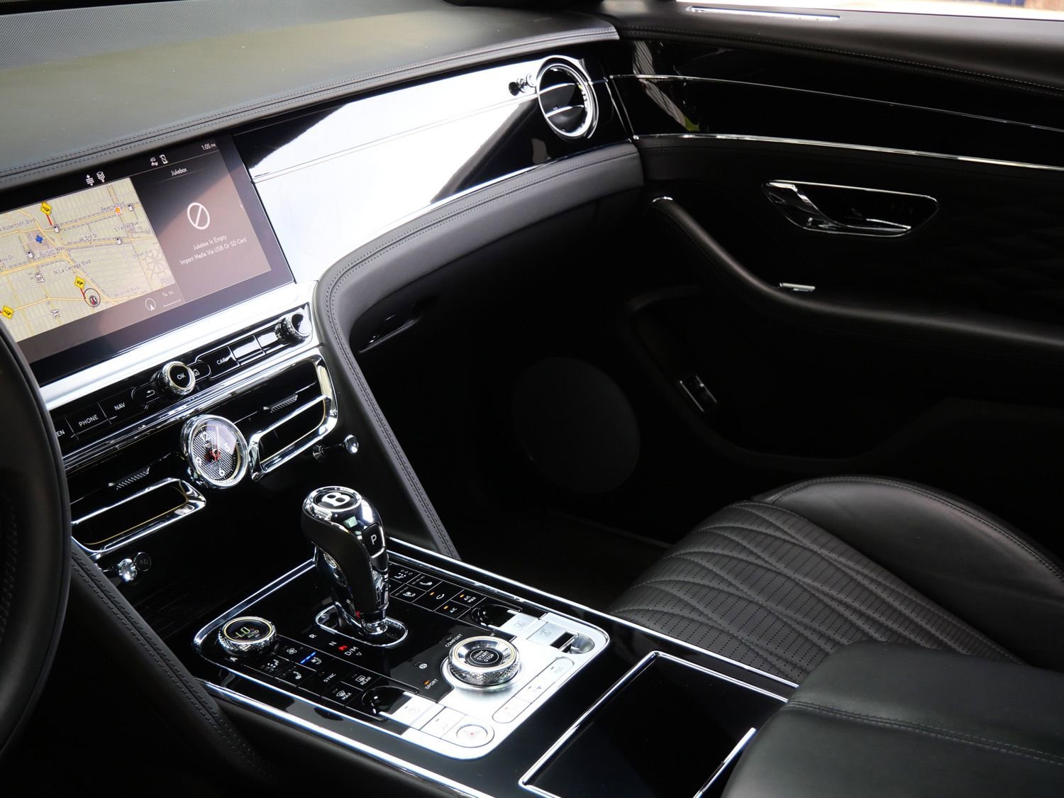 Used 2022 Bentley Flying Spur V8 image 14