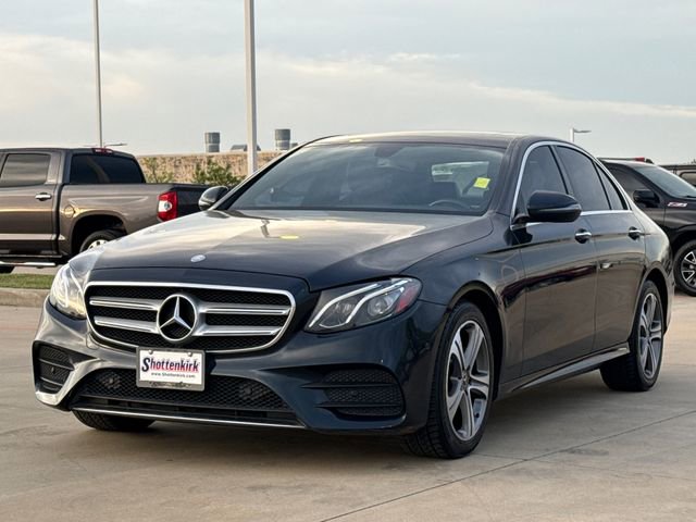 Used 2018 Mercedes-Benz E 300 4MATIC image 3