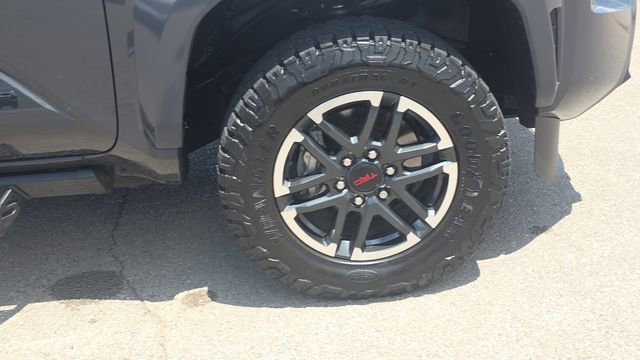 Used 2025 Toyota Tacoma TRD Sport AWD/4WD image 31