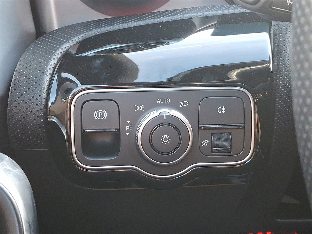 Used 2024 Mercedes-Benz CLA 250 4MATIC image 24