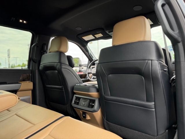 Used 2025 Ford F450 Lariat w/ Lariat Ultimate Package AWD/4WD image 23