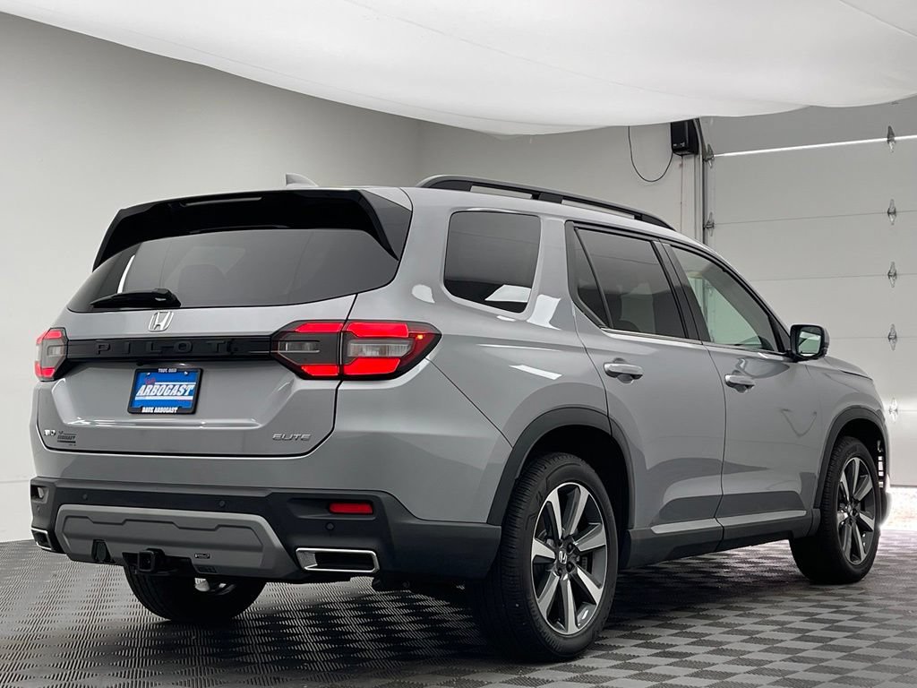 Used 2025 Honda Pilot Elite image 9