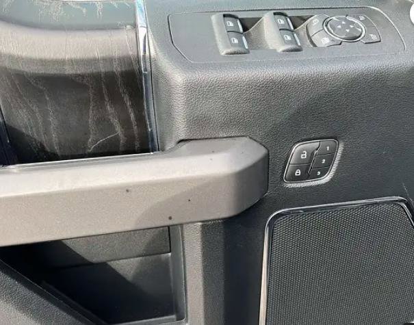 Used 2019 Ford F150 Platinum w/ Max Trailer Tow Package image 12