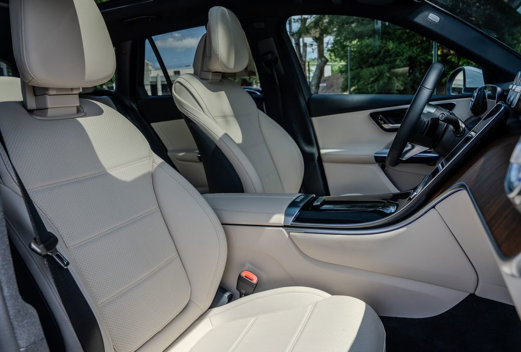 Used 2026 Mercedes-Benz GLC 300 image 21