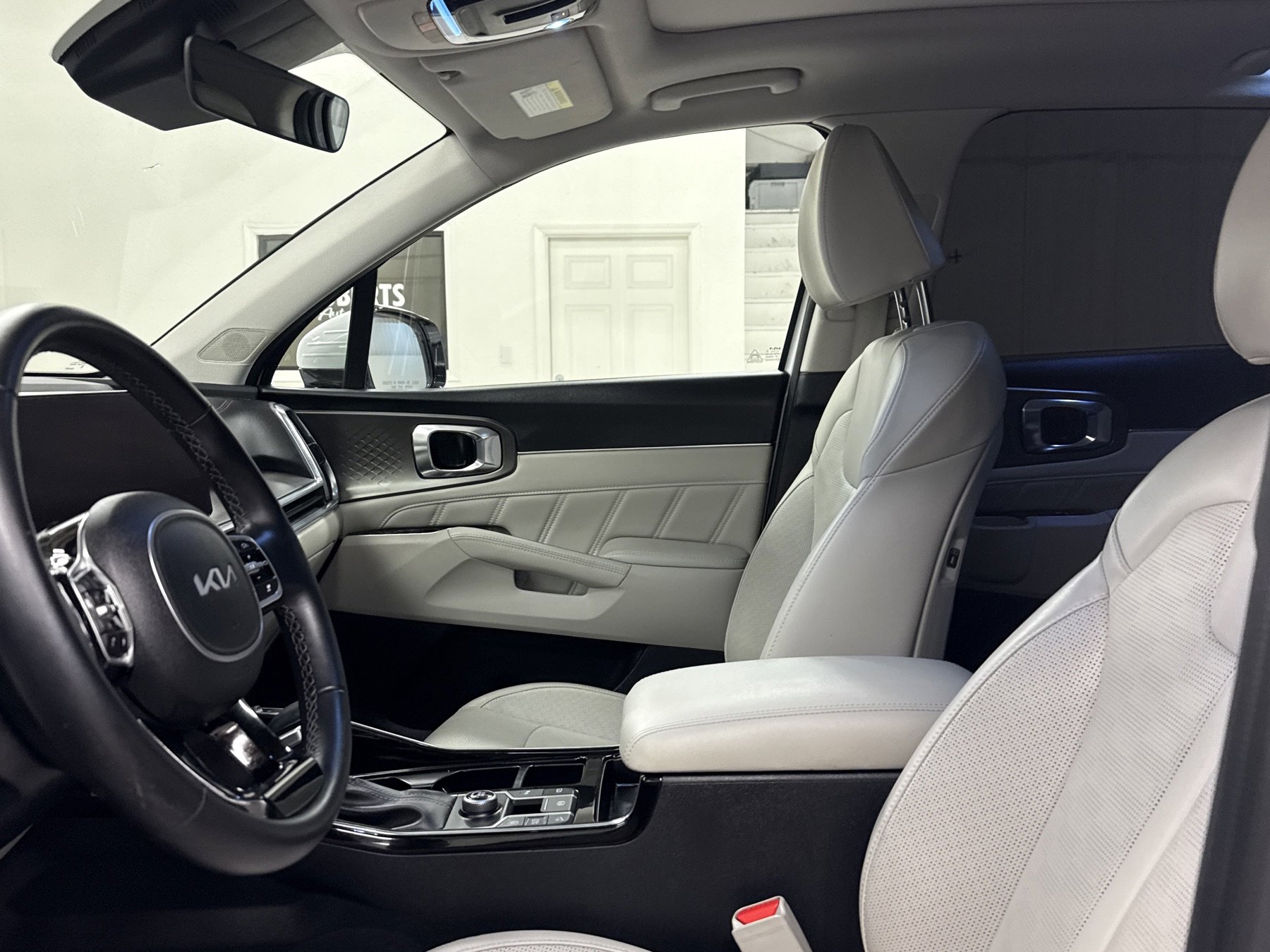 Used 2024 Kia Sorento SX image 4