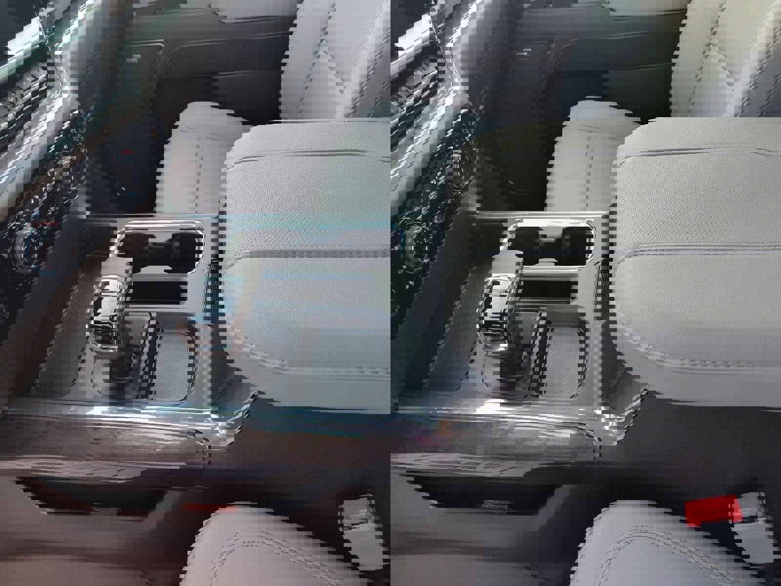 Used 2024 Chevrolet Silverado 1500 LTZ image 14