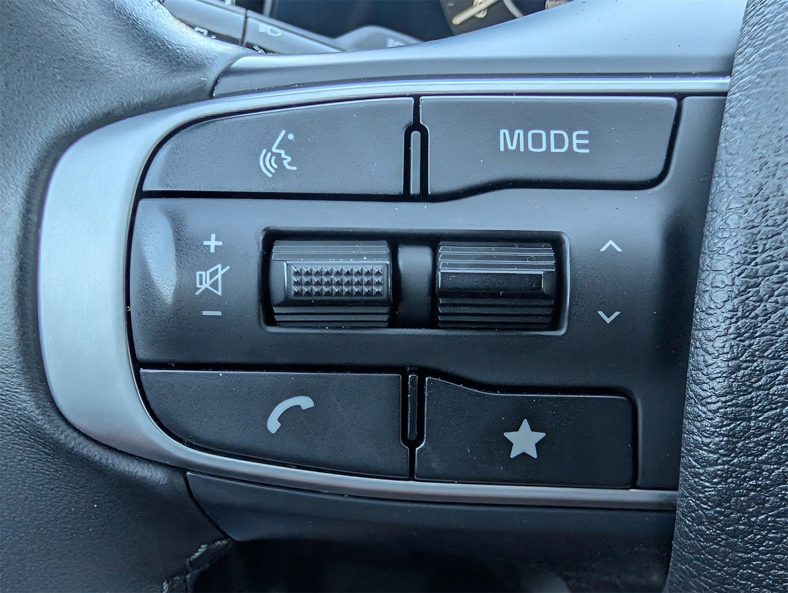 Used 2023 Kia Sportage SX image 24