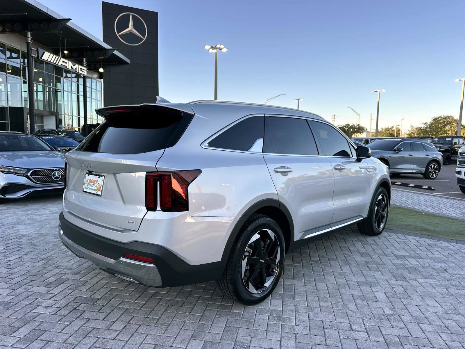 Used 2025 Kia Sorento EX image 4