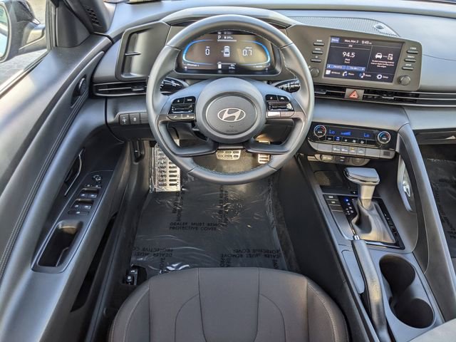 Used 2025 Hyundai Elantra Sport image 11