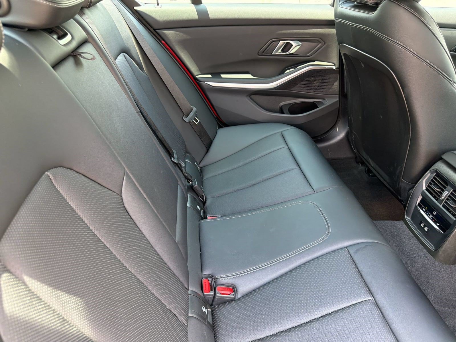 Used 2024 BMW 330i Sedan RWD image 31