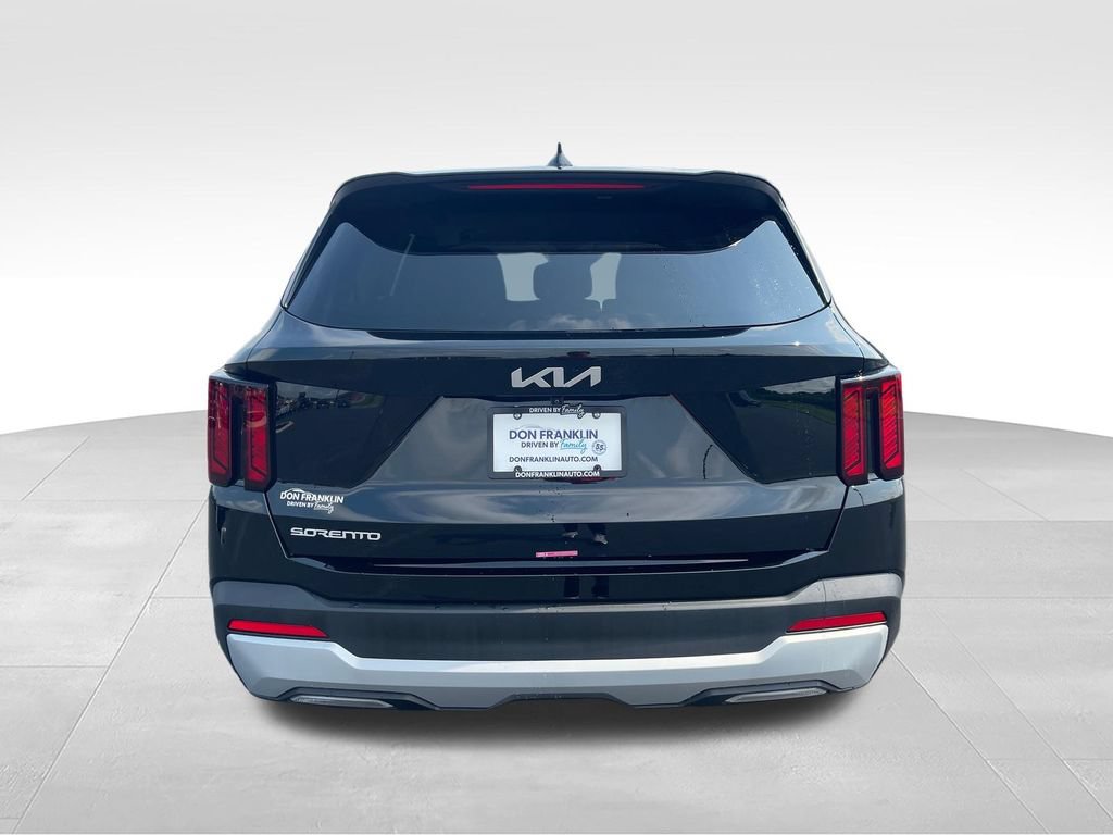 Used 2026 Kia Sorento LX FWD image 4