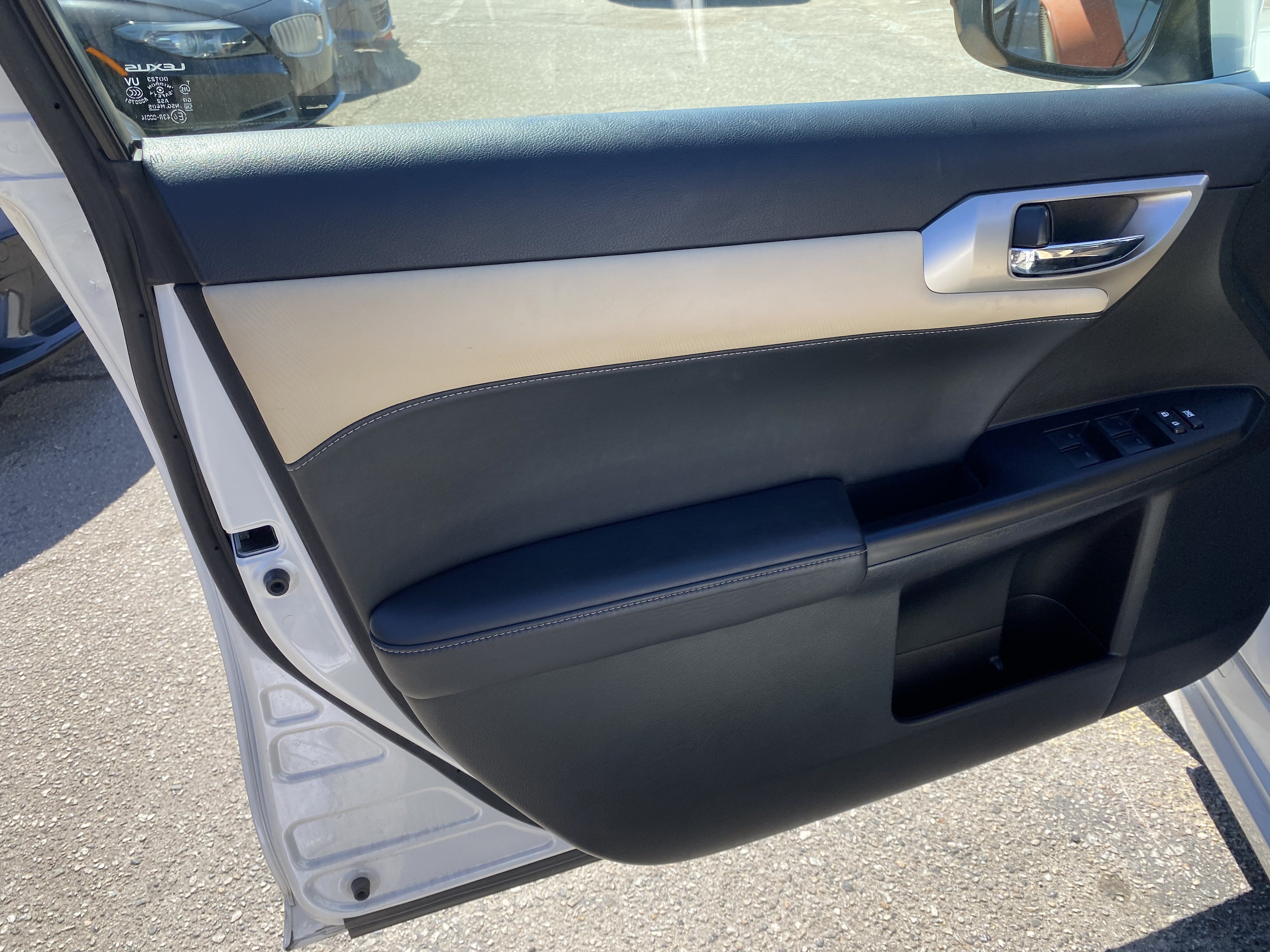 Used 2017 Lexus CT 200h w/ Seat Comfort Package FWD image 14