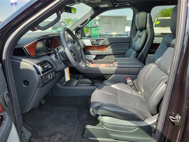 New 2024 Lincoln Navigator L Reserve image 6