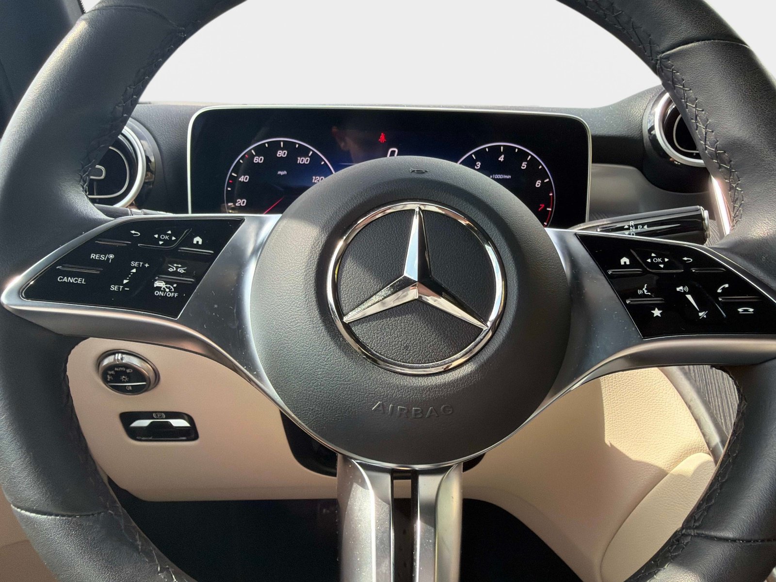 Used 2026 Mercedes-Benz GLC 300 image 27