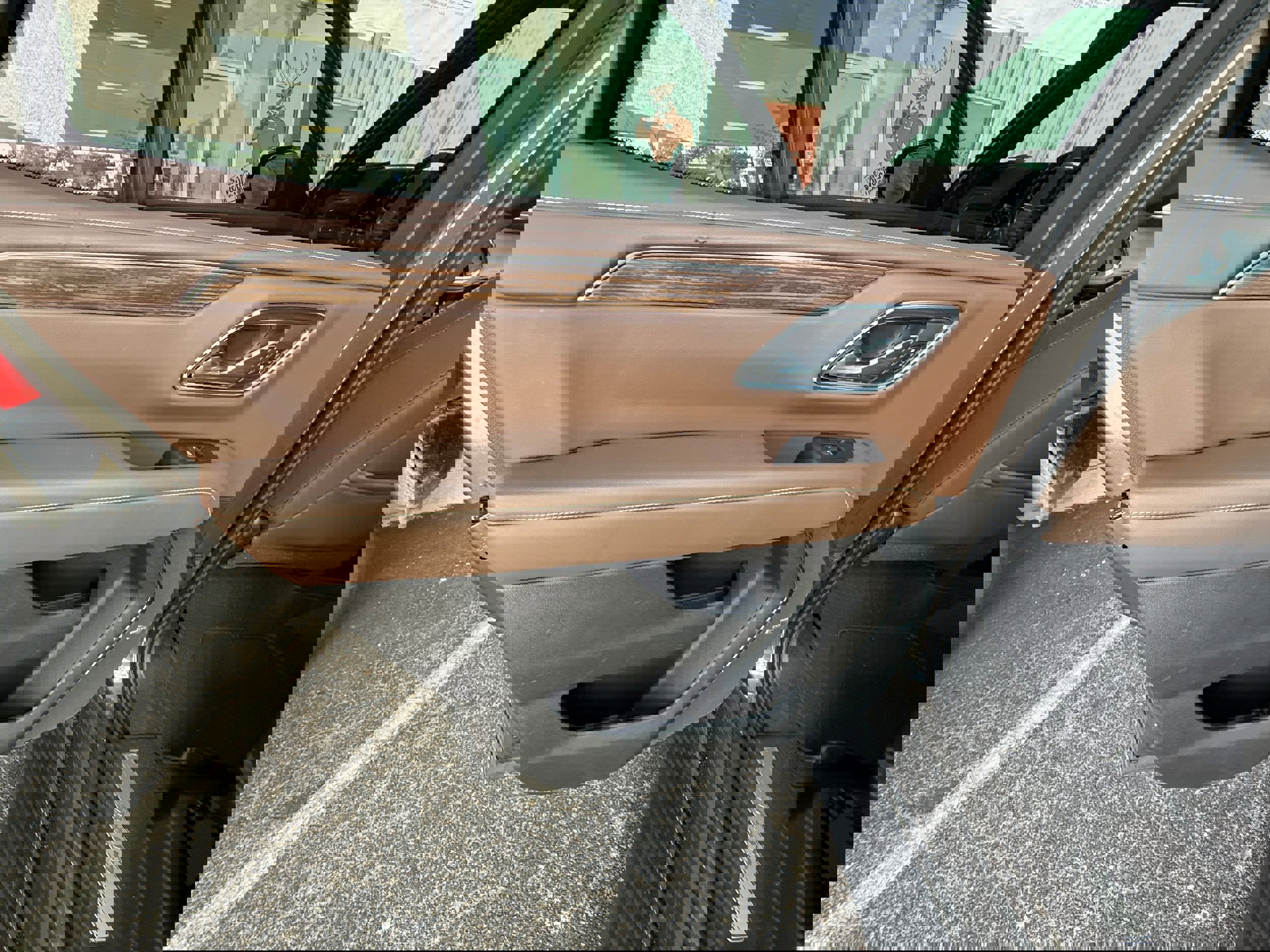 Used 2021 Chevrolet Tahoe High Country w/ Premium Package image 17