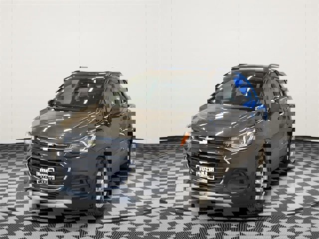 Used 2017 Chevrolet Trax LT w/ LT Convenience Package image 9