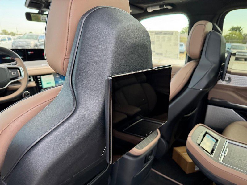 New 2025 Lincoln Navigator L Black Label image 12