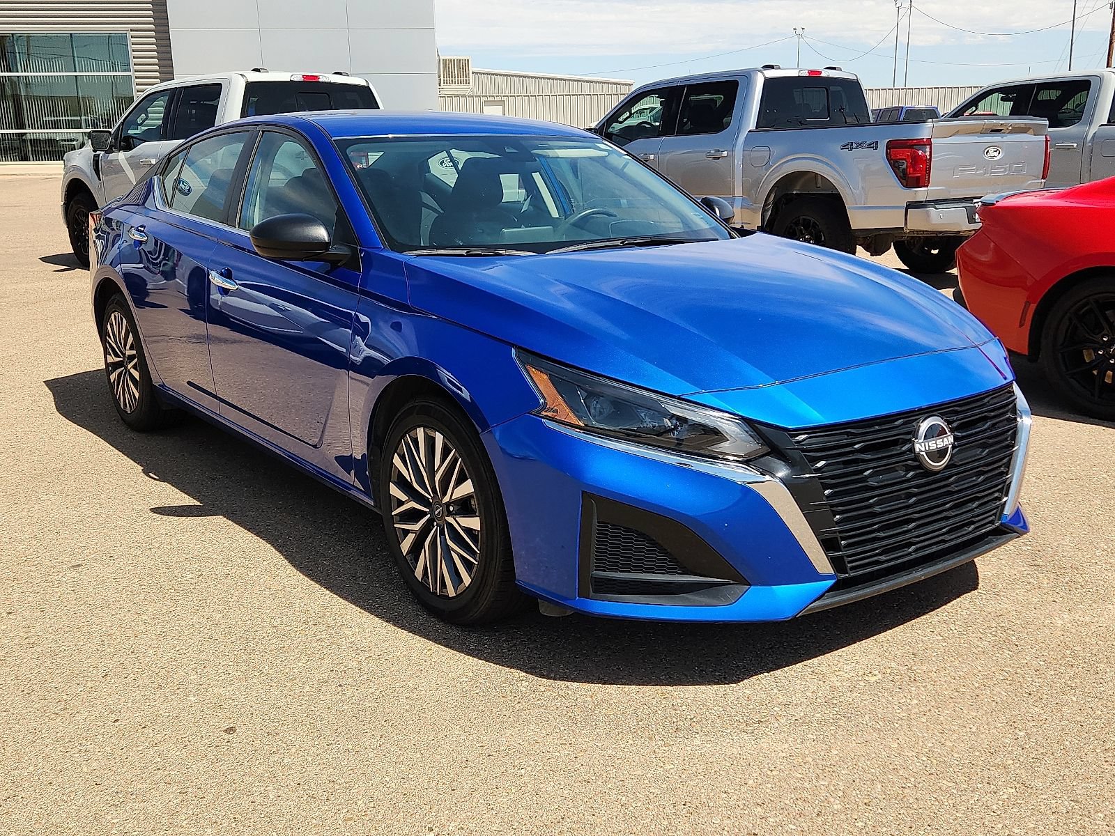 Used 2025 Nissan Altima 2.5 SV FWD image 4