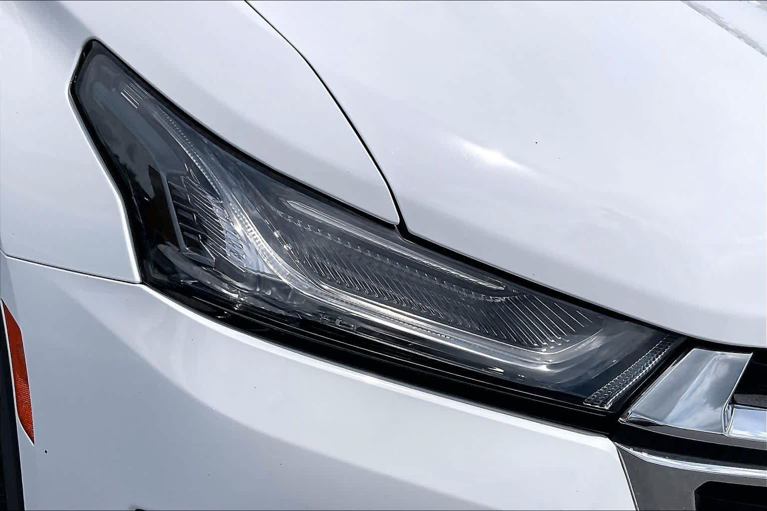 Certified 2023 Chevrolet Traverse LT FWD image 28