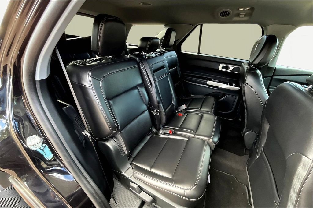 Used 2023 Ford Explorer XLT w/ Equipment Group 202A image 29