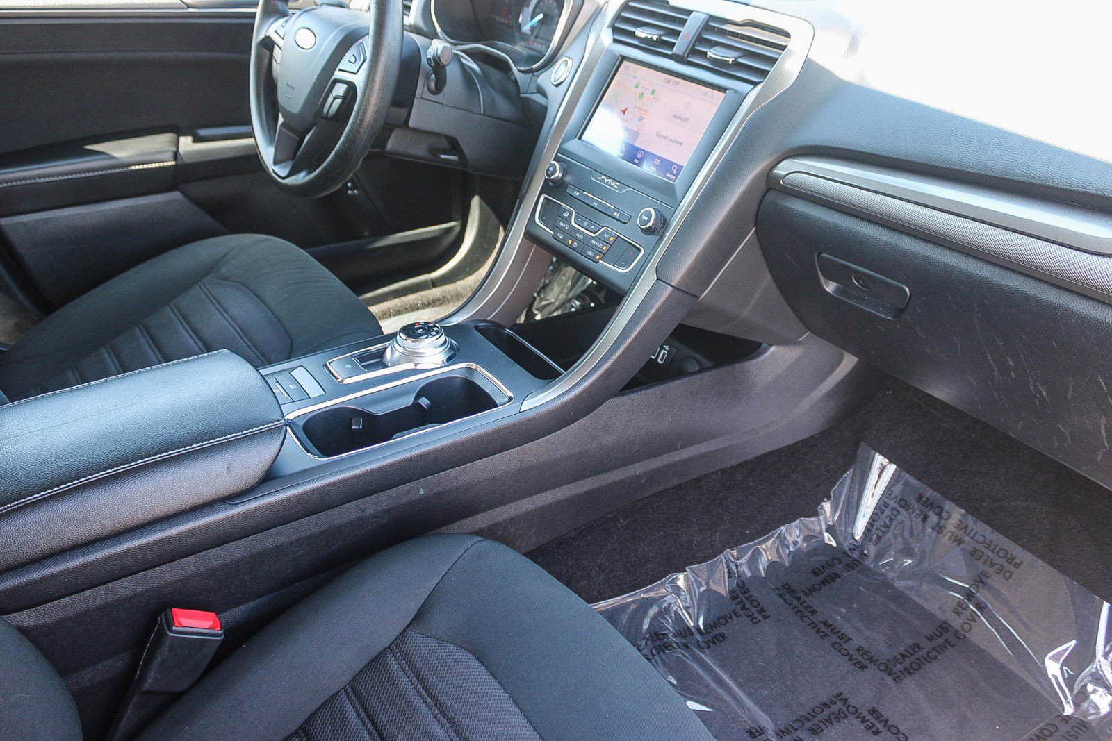 Used 2020 Ford Fusion SE image 17