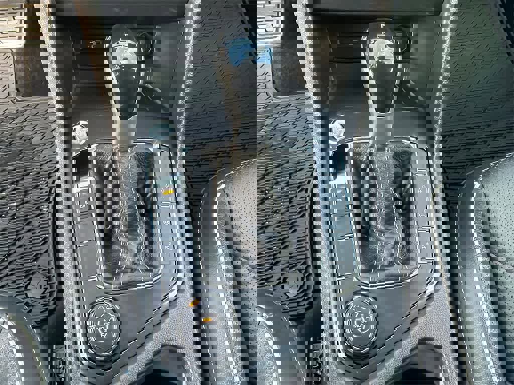 Used 2022 Volkswagen Tiguan SEL R-Line image 30