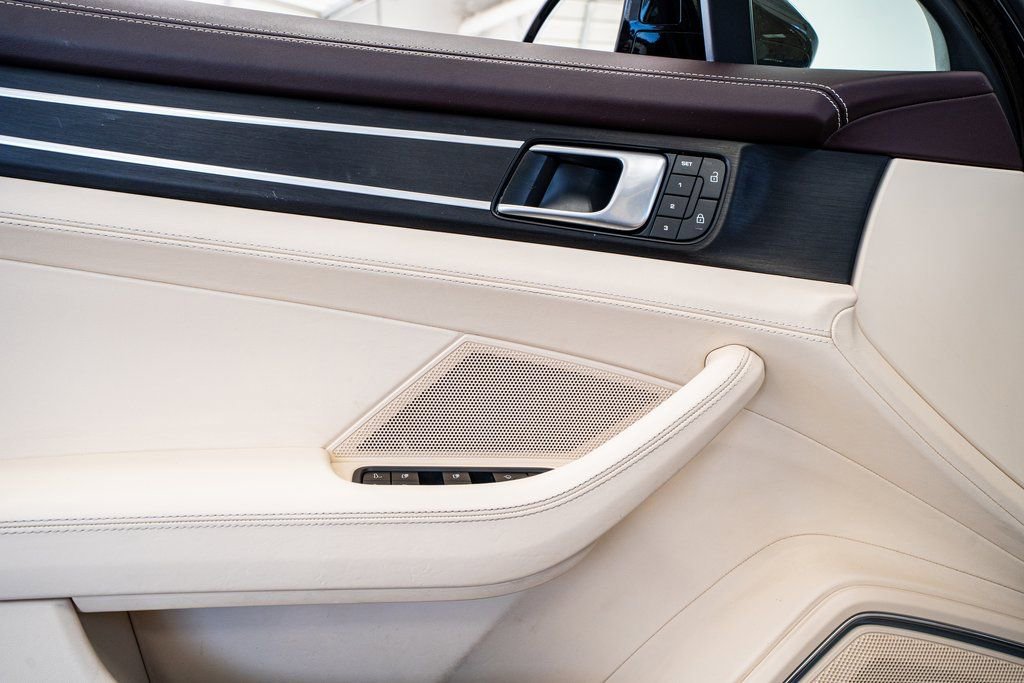 Used 2023 Porsche Panamera Platinum Edition image 34