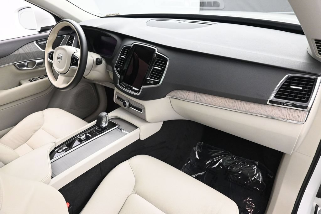 Used 2024 Volvo XC90 T8 Plus AWD/4WD image 24
