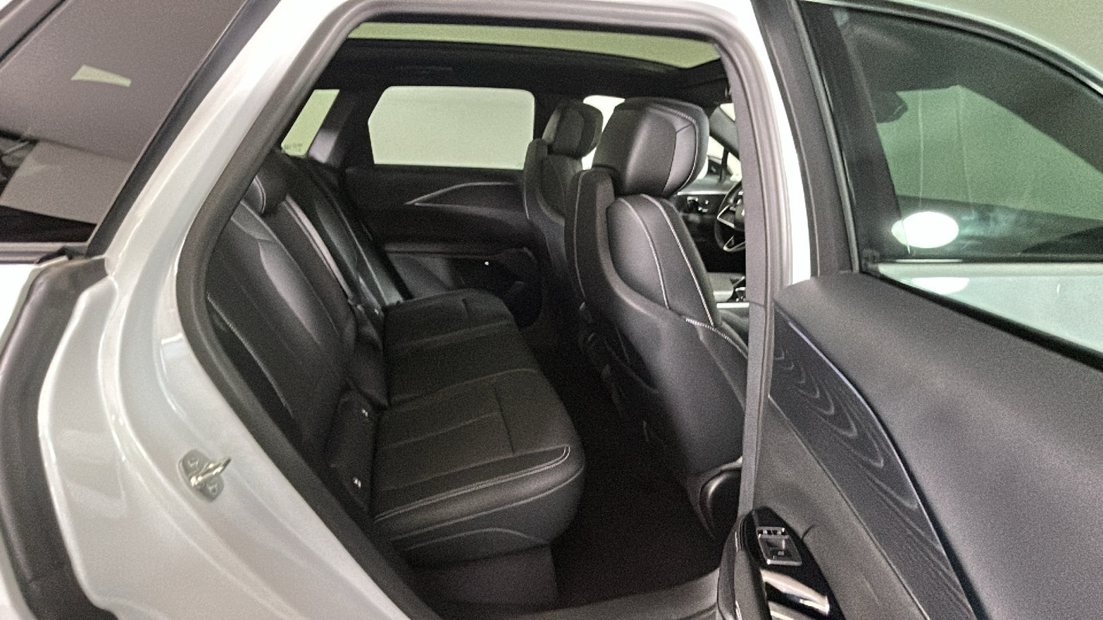 Used 2024 Cadillac Lyriq Sport w/ LPO, Floor Liner Package AWD/4WD image 34