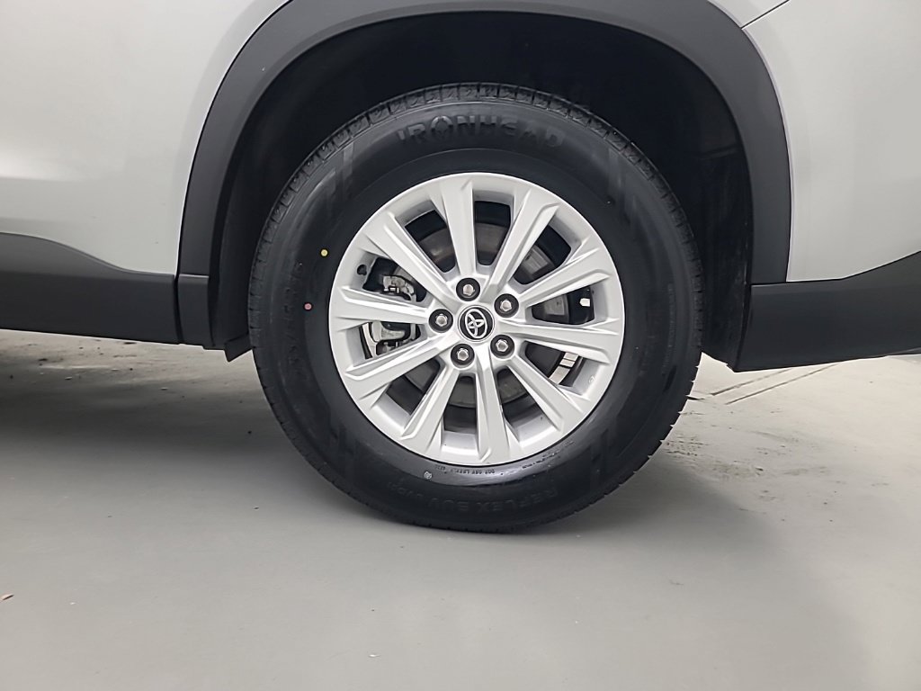 Used 2025 Toyota Grand Highlander AWD image 11