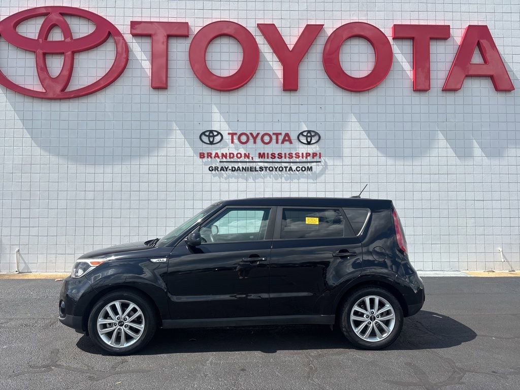 Used 2019 Kia Soul + FWD image 4