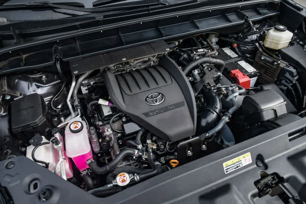 Used 2024 Toyota Highlander Limited FWD image 29