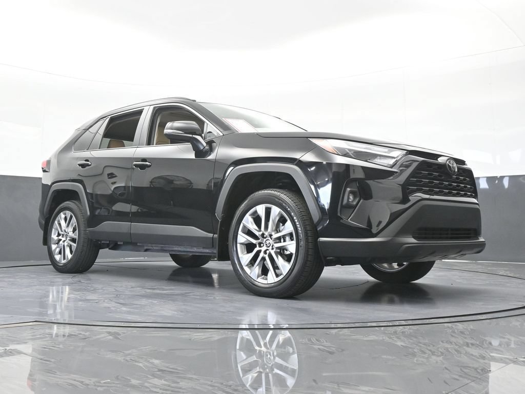 Used 2025 Toyota RAV4 XLE Premium FWD image 65