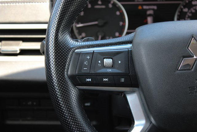 Used 2022 Mitsubishi Outlander SE image 31