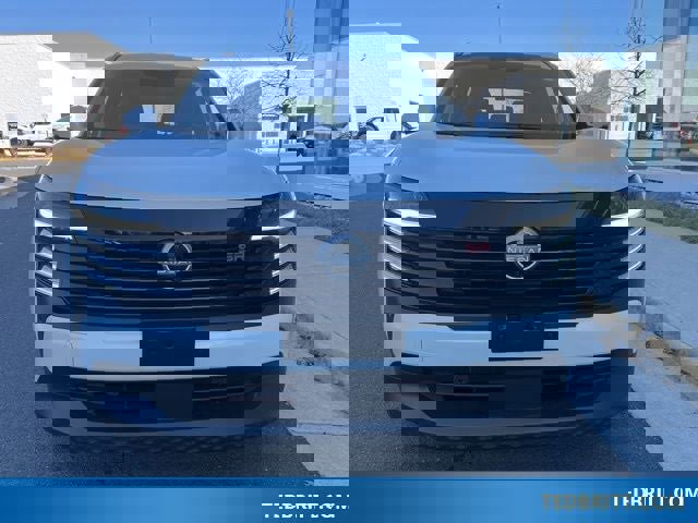 Used 2025 Nissan Kicks SR image 2