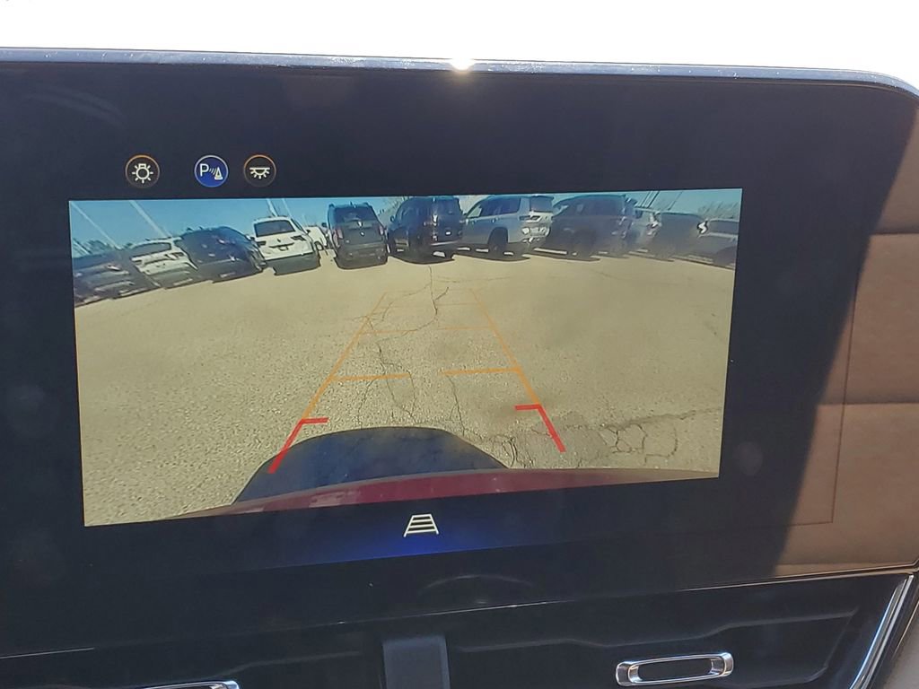 Used 2025 Chevrolet Equinox ACTIV AWD/4WD image 16