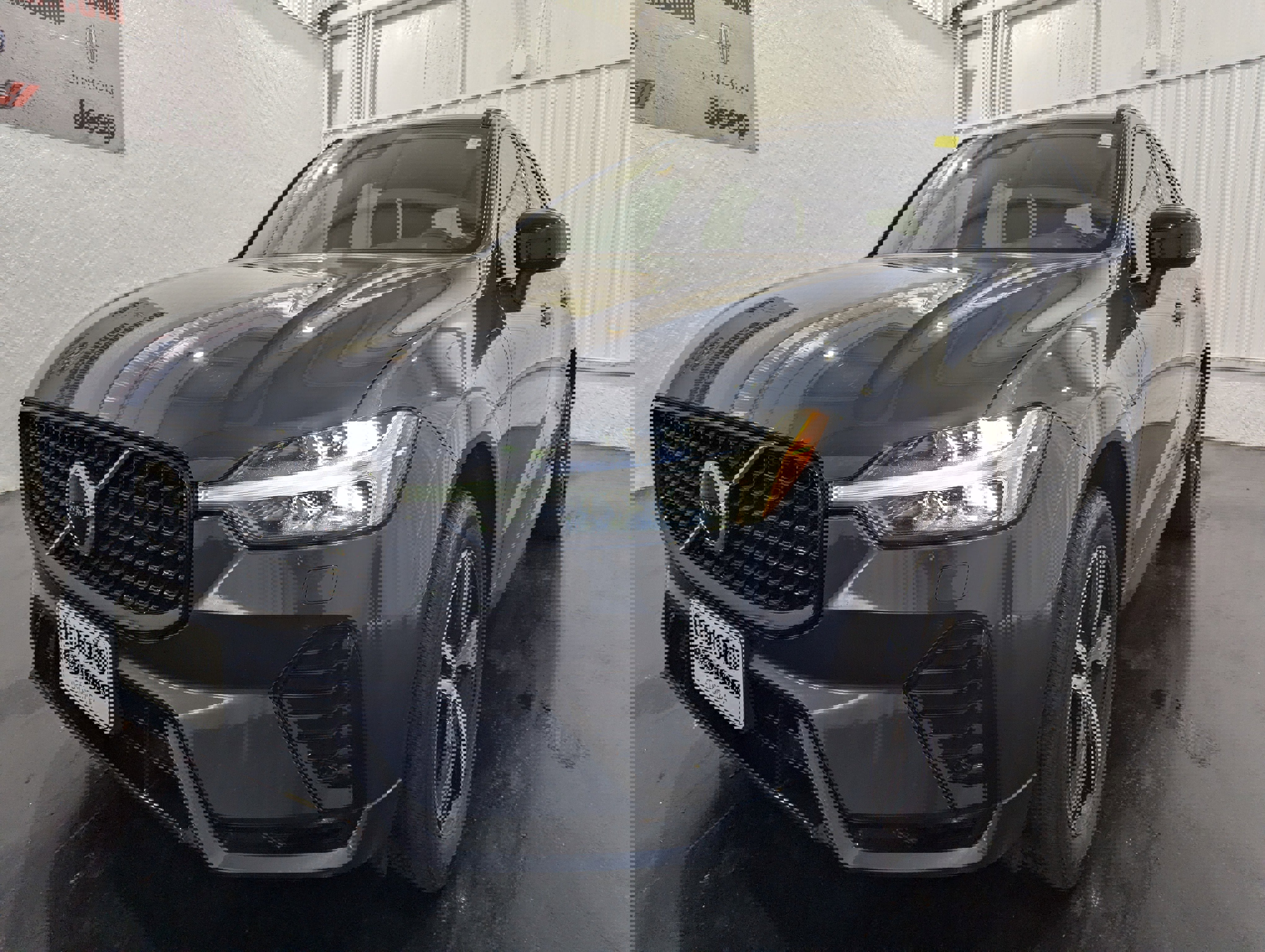 Used 2022 Volvo XC60 T8 R-Design w/ Climate Package image 4