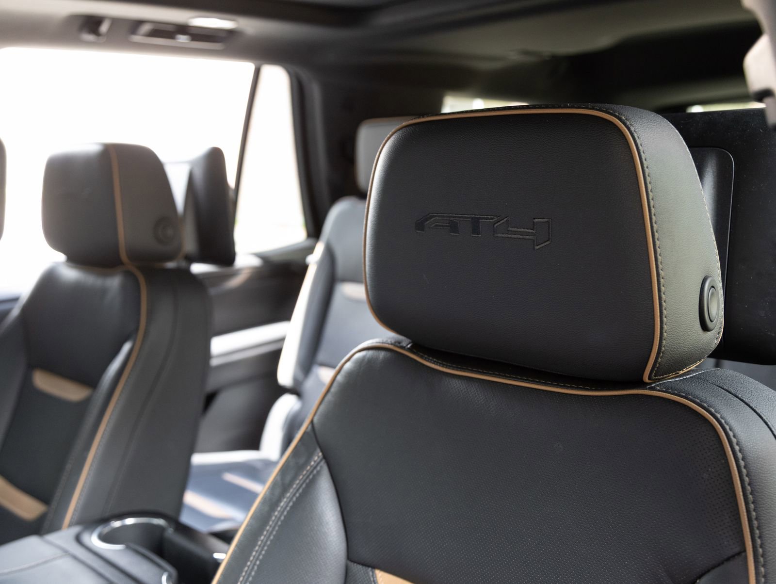 Used 2021 GMC Yukon AT4 w/ Rear Media and Nav Package AWD/4WD image 23