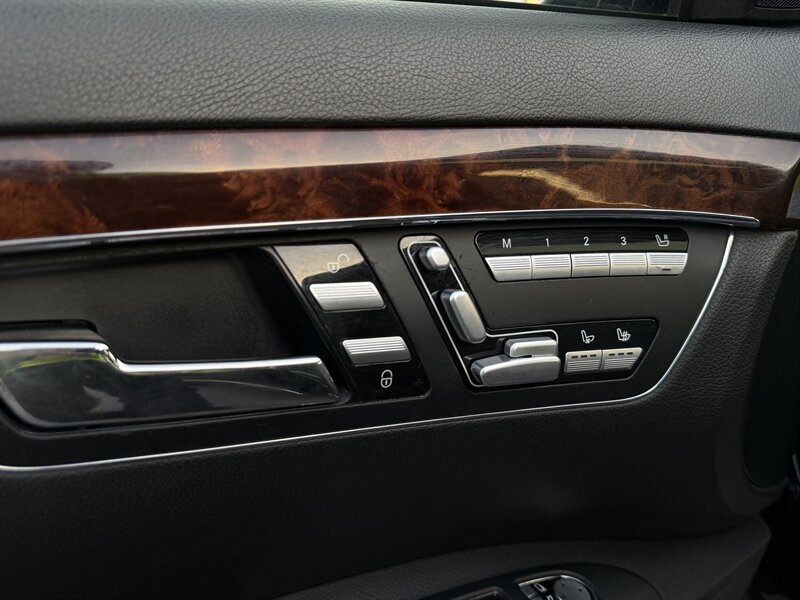 Used 2013 Mercedes-Benz S 550 image 33