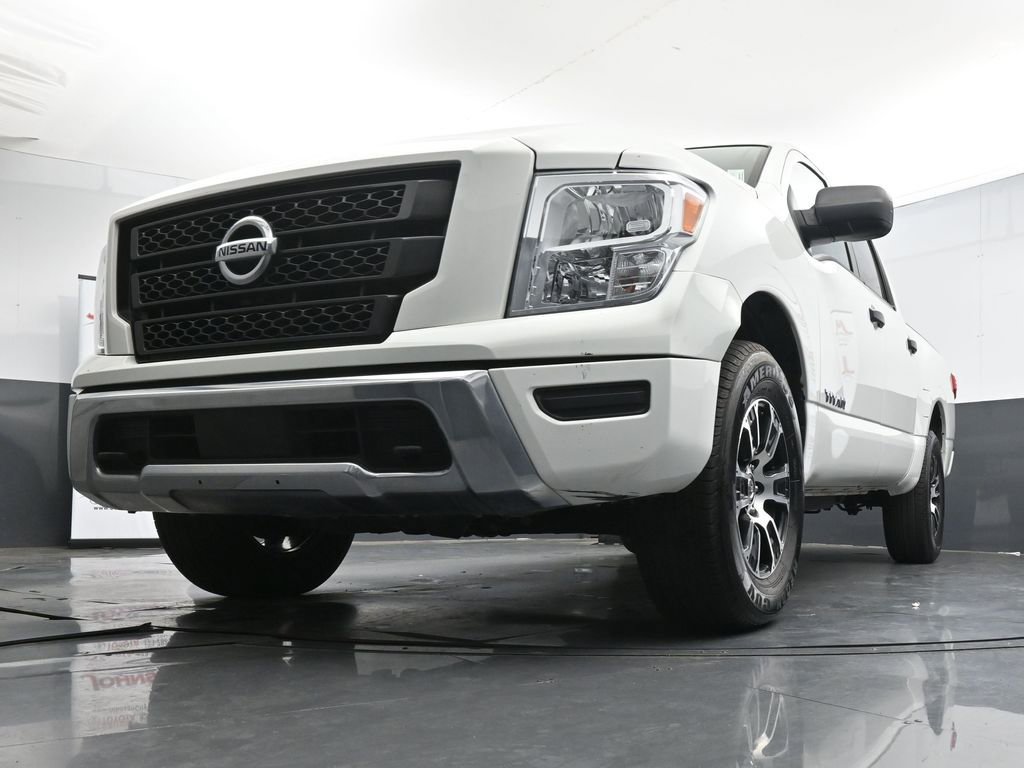 Used 2022 Nissan Titan SV AWD/4WD image 34