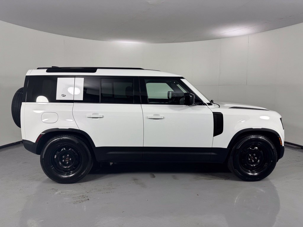 Used 2022 Land Rover Defender 110 AWD/4WD image 4